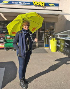 Volg Marktgasse: Leihschirmaktion bülachSTADT