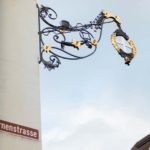 Foto Wirtshausschild Haus zum Kreuz, Kasernenstrasse, bülachSTADT